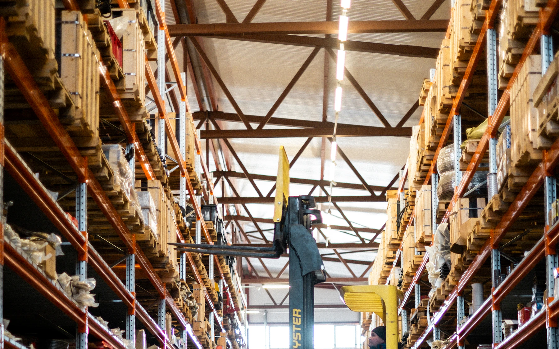 Warehouse environment suited to camera analytics and safety monitoring